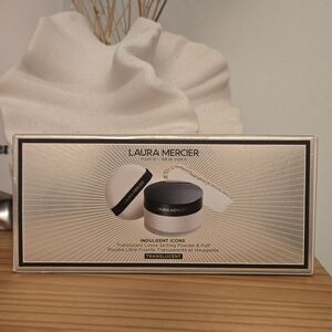 Laura Mercier Indulgent Icons Translucent Loose Setting Powder & Velour Puff Set